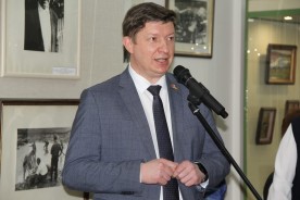 «Творцом остановленный миг»: открылась выставка к 90–летию фотожурналиста Алексея Бурдюгова 
